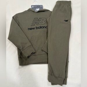 New Balance Matching Set 5/6 NWT
